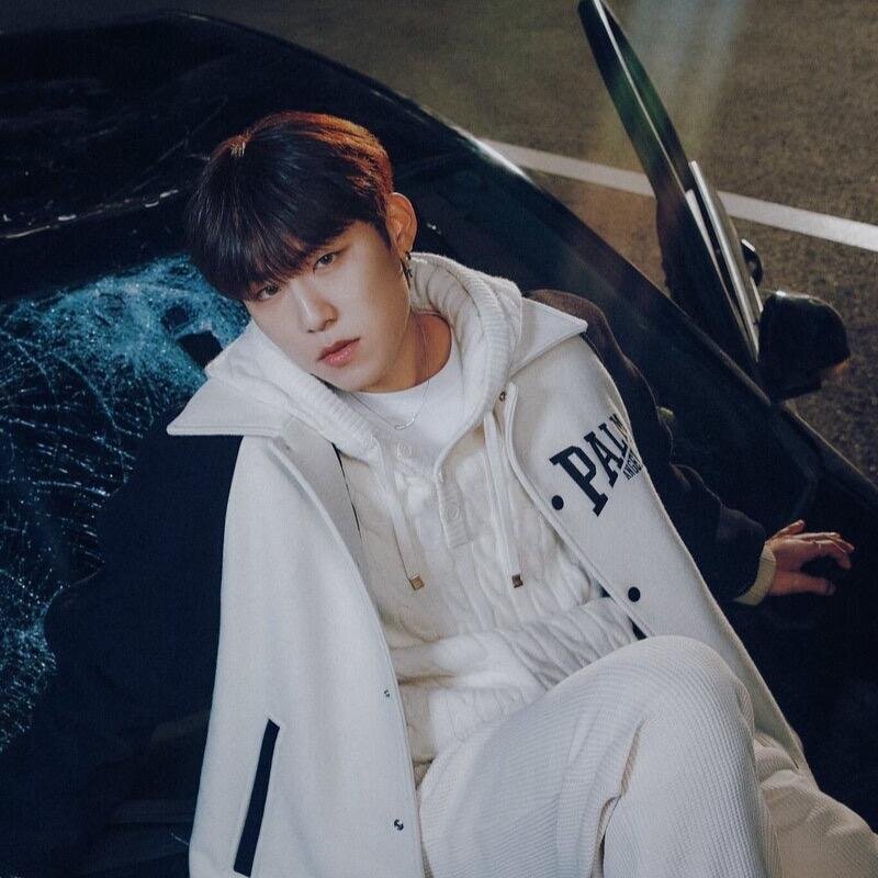 AB6IX 8th EP Album [THE FUTURE IS OURS : FOUND] (SHINE Ver. / BRIGHT Ver.) - Image 6