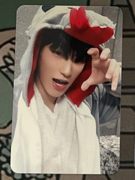 *MAKESTAR Hood (Wolf) Preorder Benefit Photocard* ATEEZ 10th Mini Album [GOLDEN HOUR : Part.1] (BLUE HOUR Ver. / DIARY Ver. / GOLDEN HOUR Ver.) - Image 12