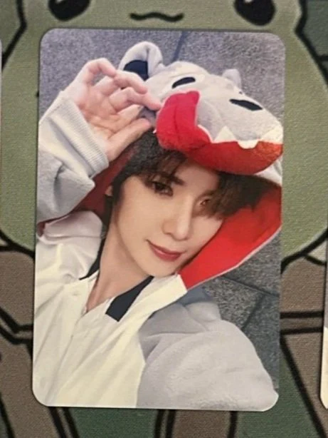 *MAKESTAR Hood (Wolf) Preorder Benefit Photocard* ATEEZ 10th Mini Album [GOLDEN HOUR : Part.1] (BLUE HOUR Ver. / DIARY Ver. / GOLDEN HOUR Ver.) - Image 9