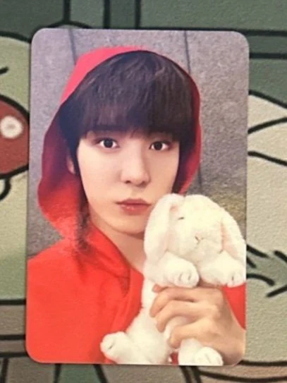 [ATEEZ] Golden Hour - MAKESTAR Hood (Red Riding Hood) Preorder Benefit Photocard - Image 4
